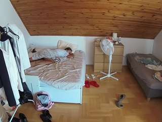 camsoda voyeurcam-julmodels-greybed-3