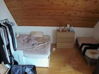 voyeurcam-julmodels-greybed-3 Free Nude Models camsoda