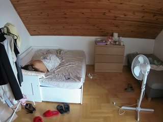 Carolinafox camsoda voyeurcam-julmodels-greybed-3