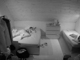 Voyeur House T camsoda voyeurcam-julmodels-greybed-3