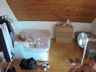 Voyeur House Tv camsoda voyeurcam-julmodels-greybed-3