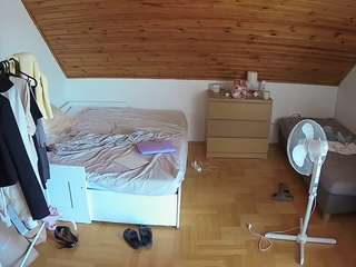 Voyeur House Cl B camsoda voyeurcam-julmodels-greybed-3