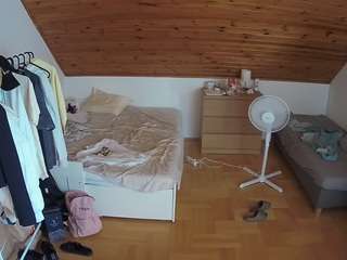 Voyeur Privat camsoda voyeurcam-julmodels-greybed-3