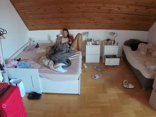 voyeurcam-julmodels-greybed-3