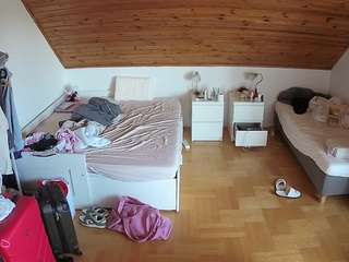 voyeurcam-julmodels-greybed-3 Live Webcam on CamSoda