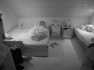 voyeurcam-julmodels-greybed-3's Info Image