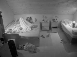 voyeurcam-julmodels-greybed-3 camsoda