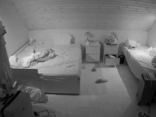 voyeurcam-julmodels-greybed-3 Webcam Model Profile