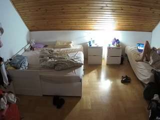 voyeurcam-julmodels-greybed-3 Webcam Model Profile