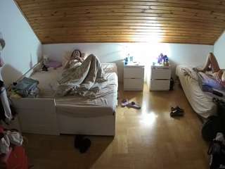 voyeurcam-julmodels-greybed-3 Webcam Model Profile