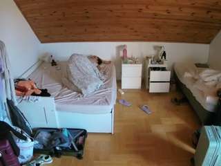 voyeurcam-julmodels-greybed-3 camsoda