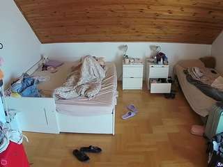 voyeurcam-julmodels-greybed-3 - Cam en Direct