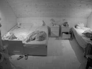voyeurcam-julmodels-greybed-3 - Live Cam