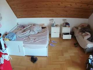 voyeurcam-julmodels-greybed-3 Webcam Model Profile