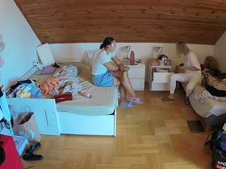 voyeurcam-julmodels-greybed-3