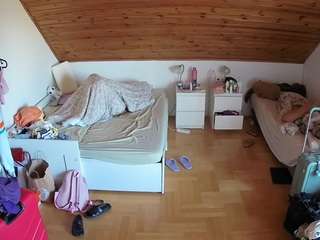 voyeurcam-julmodels-greybed-3 from CamSoda
