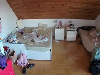 voyeurcam-julmodels-greybed-3 Webcam Model Profile