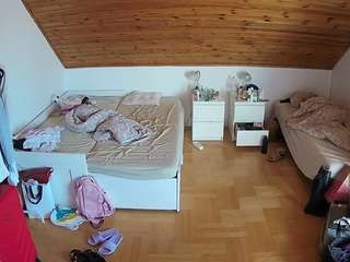 voyeurcam-julmodels-greybed-3 Webcam Model Profile