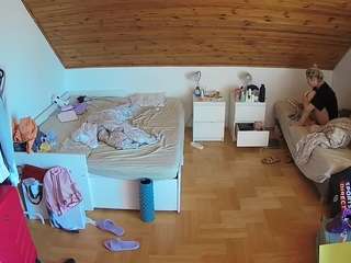 voyeurcam-julmodels-greybed-3 - Live Cam