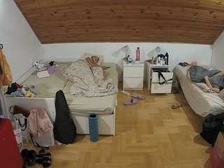 voyeurcam-julmodels-greybed-3 - Live Cam