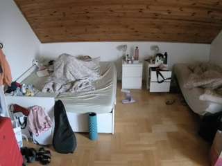 voyeurcam-julmodels-greybed-3 - Cam en Direct