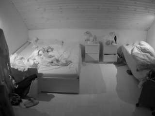voyeurcam-julmodels-greybed-3 webcam model