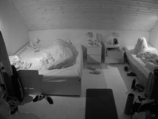 voyeurcam-julmodels-greybed-3 camsoda
