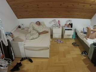voyeurcam-julmodels-greybed-3 camsoda