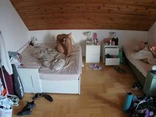 voyeurcam-julmodels-greybed-3 camsoda