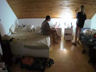 voyeurcam-julmodels-greybed-3