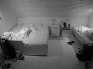 voyeurcam-julmodels-greybed-3 Profile Image