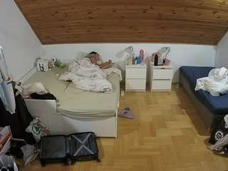 voyeurcam-julmodels-greybed-3 webcam model