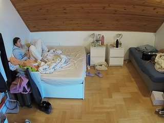voyeurcam-julmodels-greybed-3 camsoda
