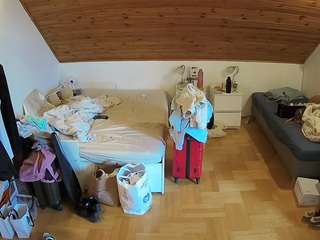 voyeurcam-julmodels-greybed-3 camsoda