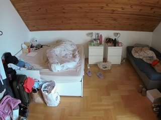 voyeurcam-julmodels-greybed-3 camsoda