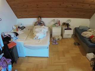 voyeurcam-julmodels-greybed-3 camsoda