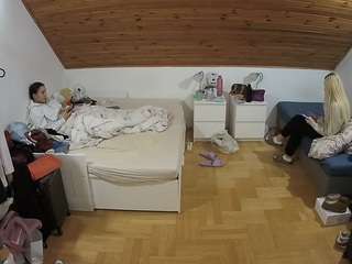 voyeurcam-julmodels-greybed-3 camsoda