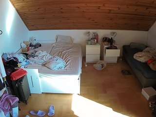 voyeurcam-julmodels-greybed-3 camsoda