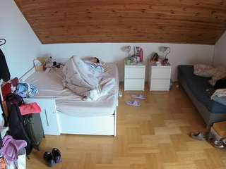 voyeurcam-julmodels-greybed-3 camsoda