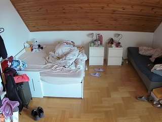 voyeurcam-julmodels-greybed-3 voyeurcam-julmodels-greybed-3