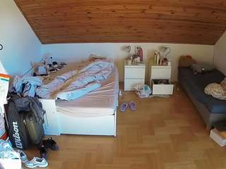 voyeurcam-julmodels-greybed-3 camsoda