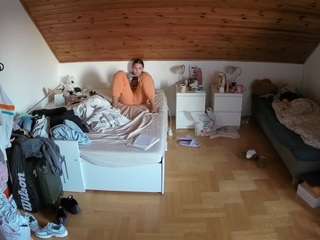 voyeurcam-julmodels-greybed-3 camsoda