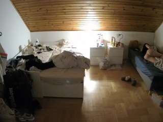 voyeurcam-julmodels-greybed-3 camsoda