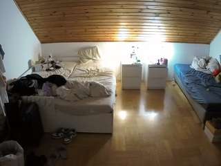 voyeurcam-julmodels-greybed-3 camsoda