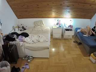 voyeurcam-julmodels-greybed-3 camsoda