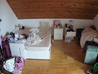 voyeurcam-julmodels-greybed-3 webcam model
