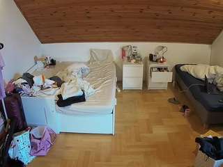voyeurcam-julmodels-greybed-3 webcam model