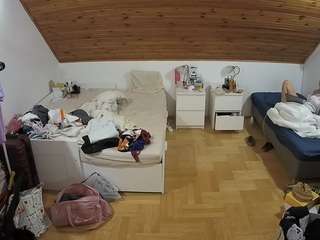 voyeurcam-julmodels-greybed-3 camsoda