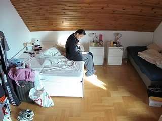 voyeurcam-julmodels-greybed-3's CamSoda show and profile