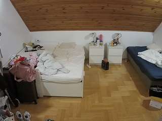 voyeurcam-julmodels-greybed-3's CamSoda show and profile